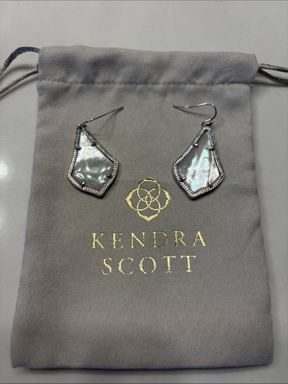 Kendra Scott Iridescent Mother-of-Pearl Dangle Earrings - Silver